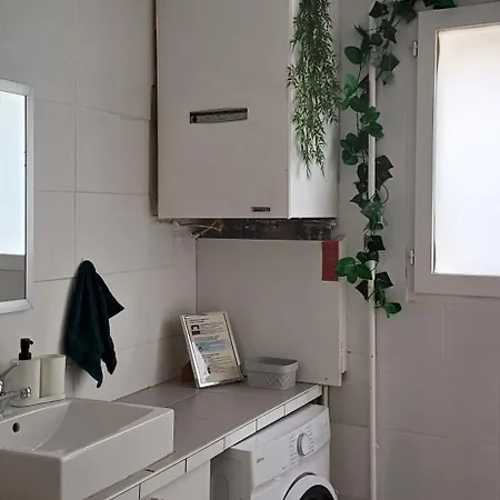 Apartamento Et Spacieux Tres Proche De La Gare, Paris En 12 Min Par Le Rer C, Acces Rapide A Orly